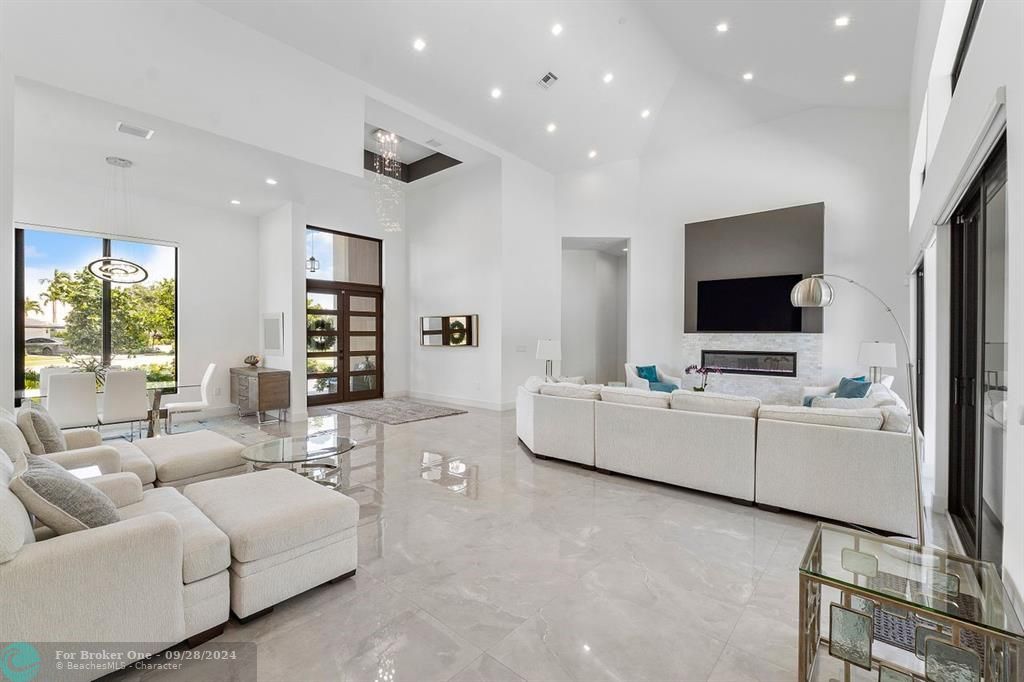 Active With Contract: $2,400,000 (4 beds, 4 baths, 3973 Square Feet)