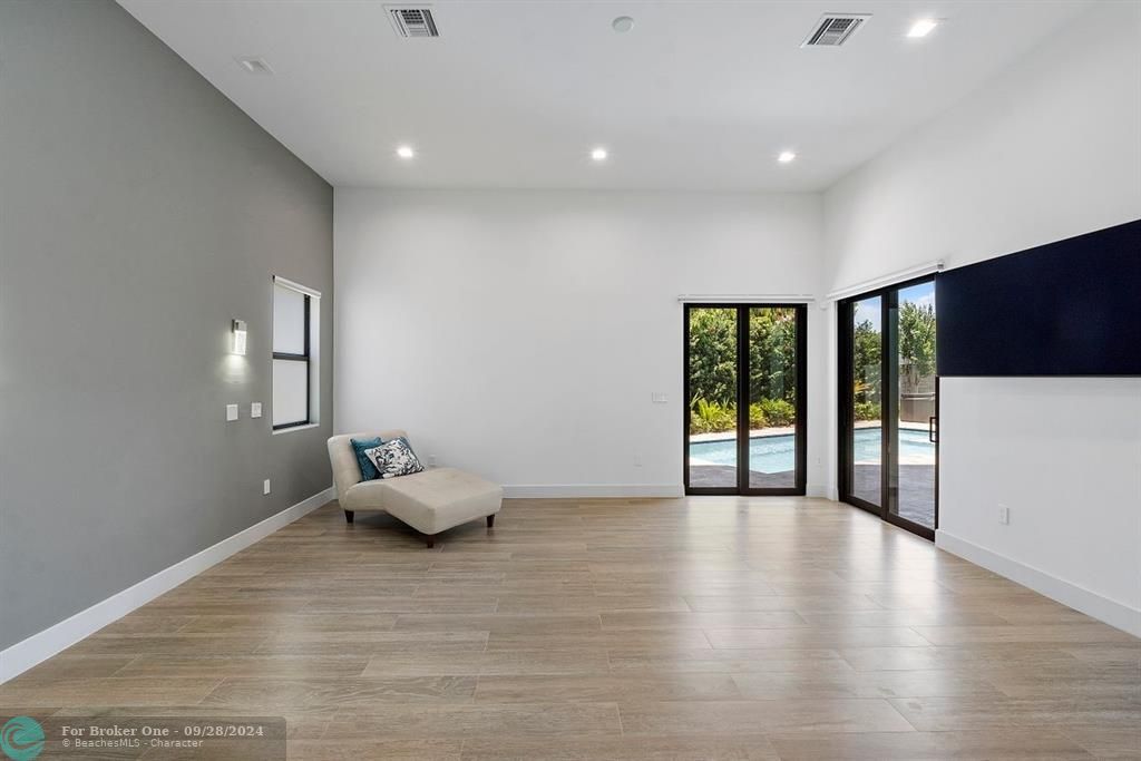 Active With Contract: $2,400,000 (4 beds, 4 baths, 3973 Square Feet)