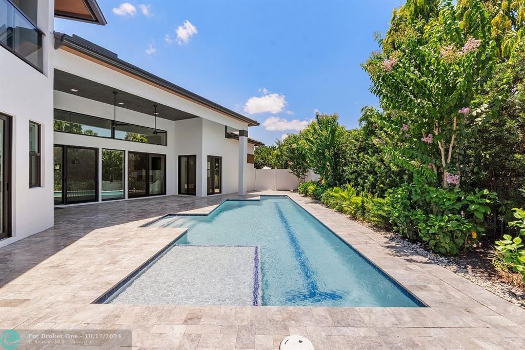 Active With Contract: $2,400,000 (4 beds, 4 baths, 3973 Square Feet)