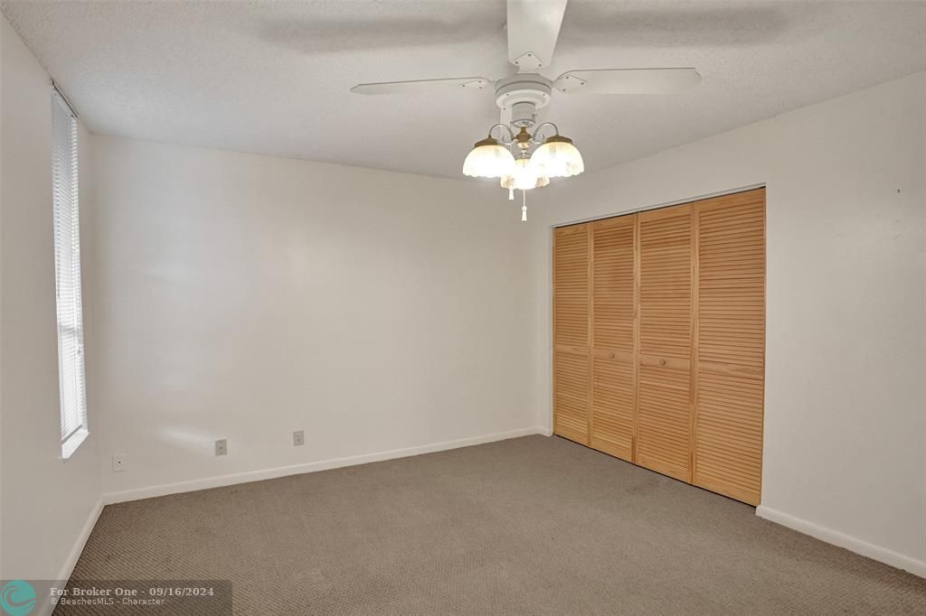 Active With Contract: $194,900 (2 beds, 2 baths, 1090 Square Feet)