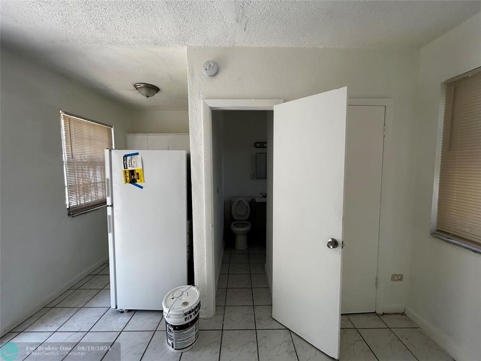 For Rent: $1,350 (0 beds, 1 baths, 0 Square Feet)