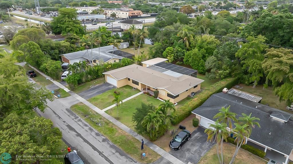 For Sale: $655,000 (3 beds, 3 baths, 1955 Square Feet)