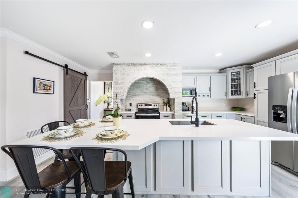 Active With Contract: $799,900 (3 beds, 2 baths, 1889 Square Feet)