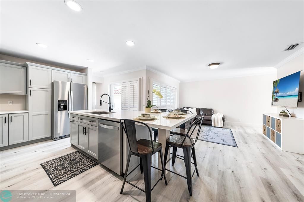 Active With Contract: $799,900 (3 beds, 2 baths, 1889 Square Feet)