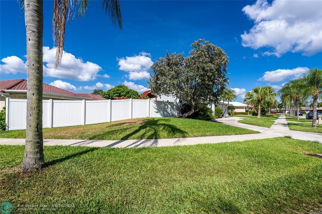 Active With Contract: $799,900 (3 beds, 2 baths, 1889 Square Feet)