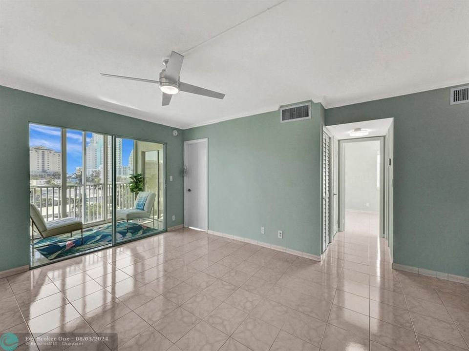 Active With Contract: $2,750 (2 beds, 2 baths, 1266 Square Feet)