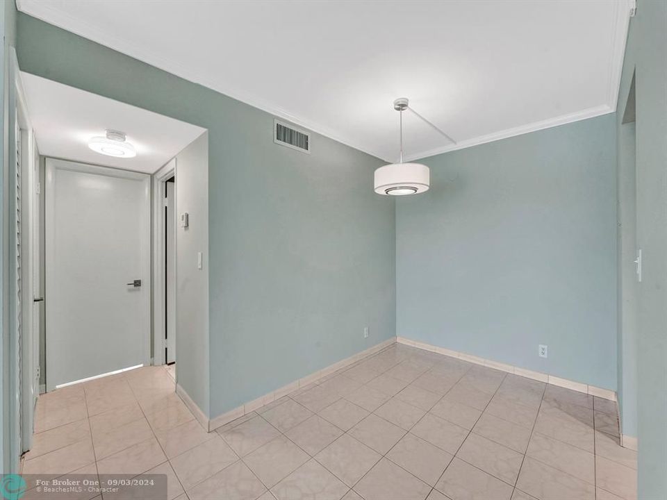 Active With Contract: $2,750 (2 beds, 2 baths, 1266 Square Feet)