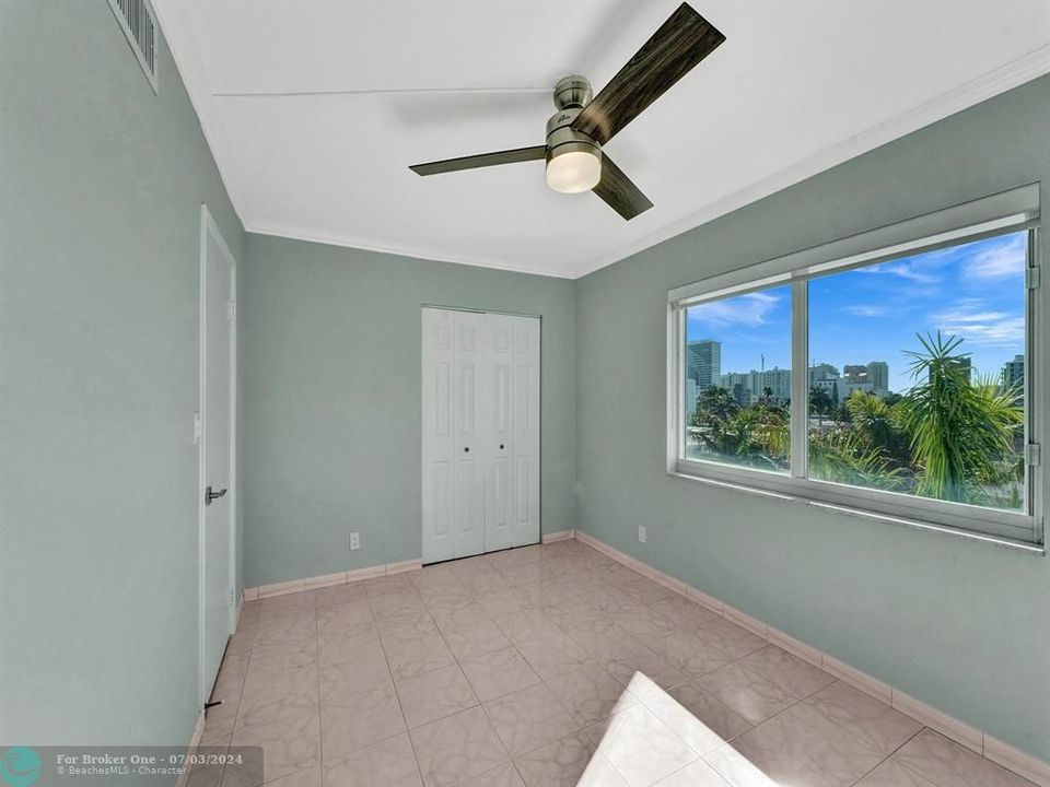 Active With Contract: $2,750 (2 beds, 2 baths, 1266 Square Feet)