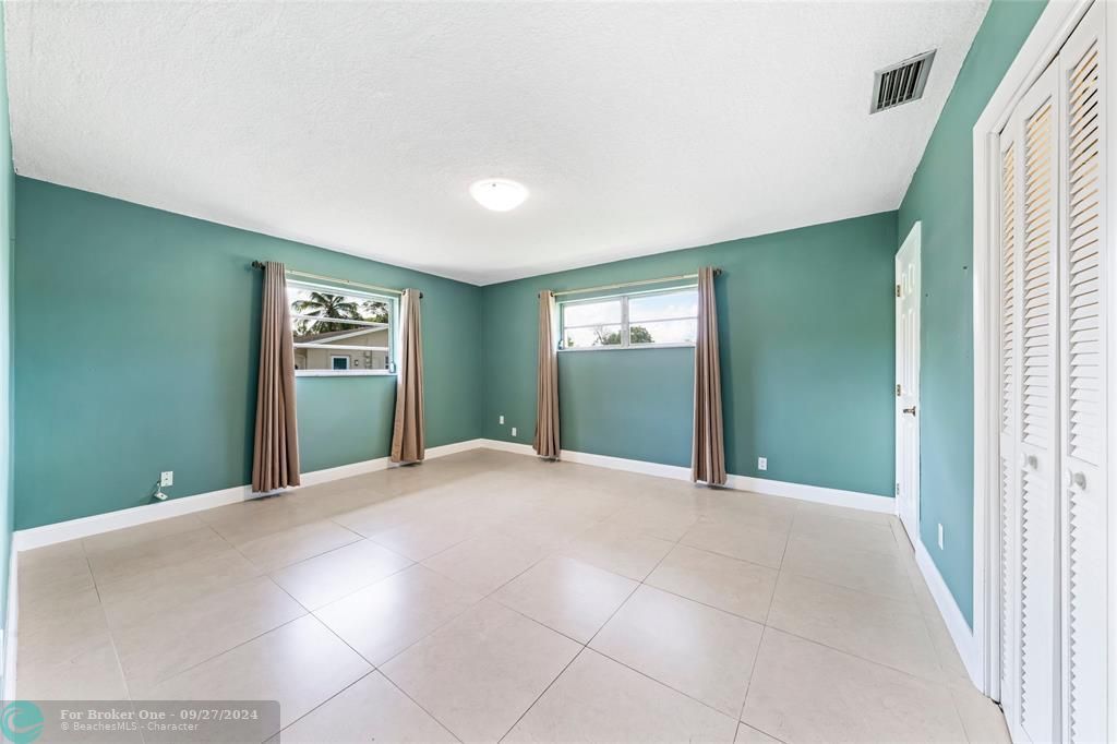 Recently Sold: $1,035,000 (4 beds, 3 baths, 2226 Square Feet)