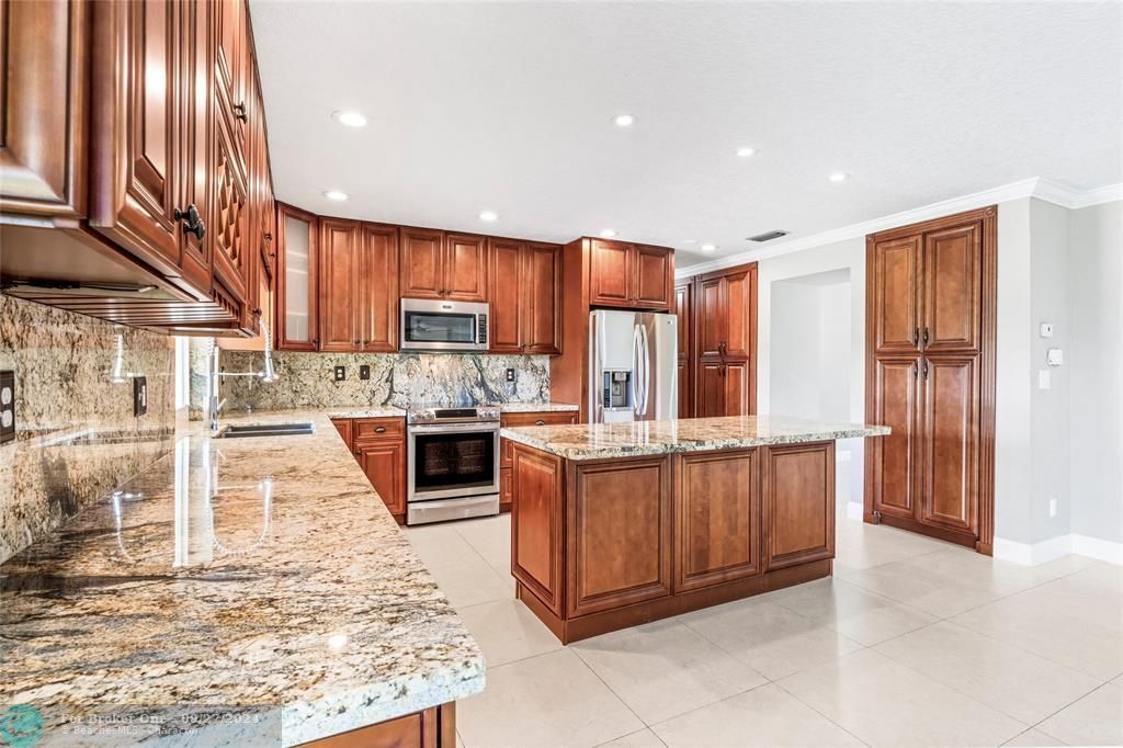 Recently Sold: $1,035,000 (4 beds, 3 baths, 2226 Square Feet)