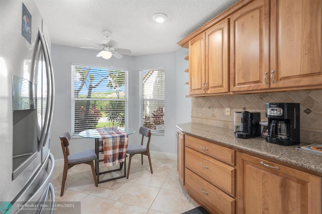 Recently Sold: $465,000 (3 beds, 2 baths, 1596 Square Feet)