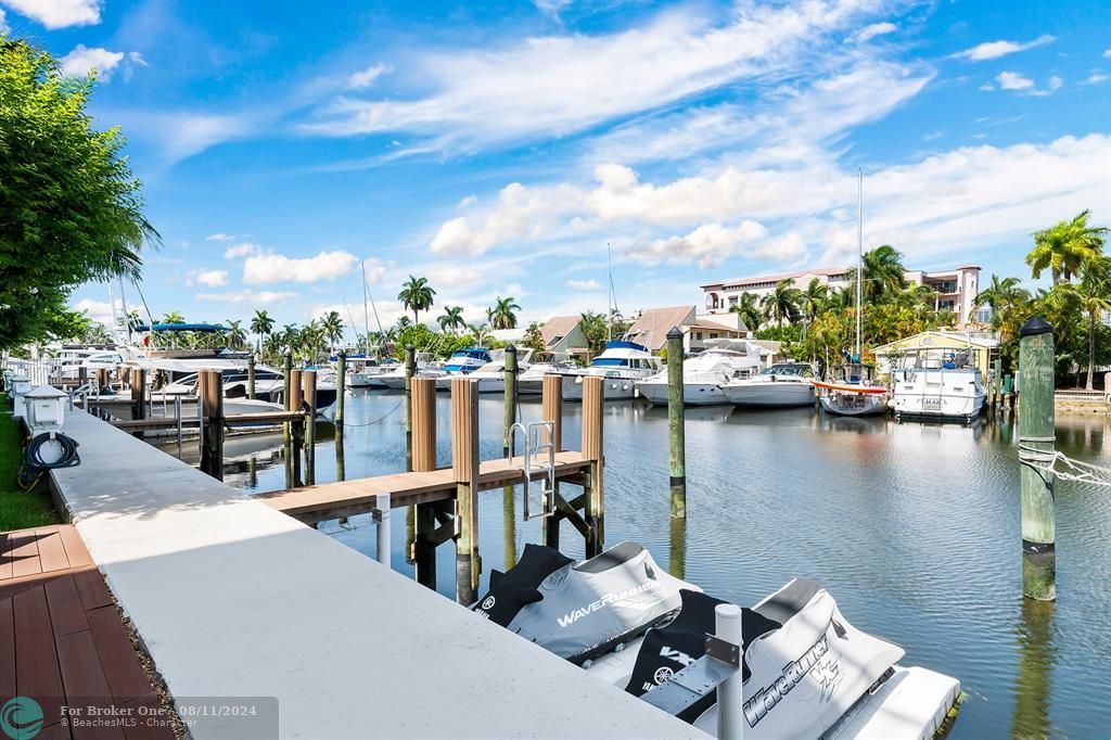 For Sale: $3,995,000 (4 beds, 3 baths, 3308 Square Feet)