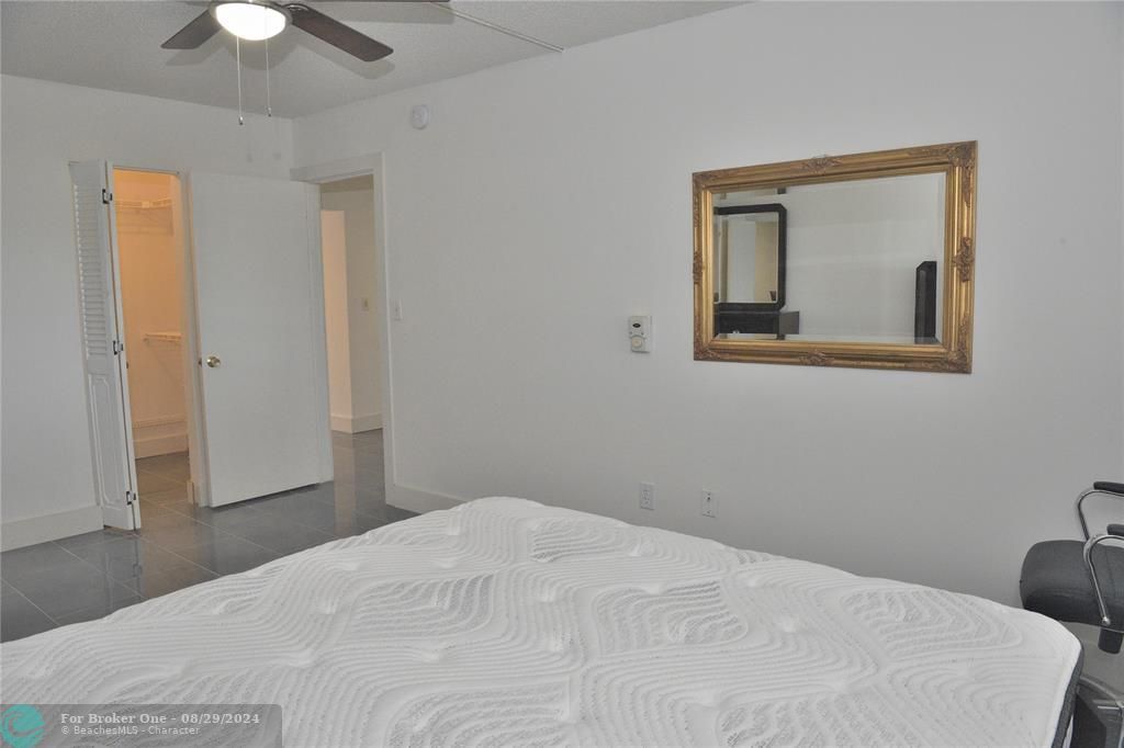 Active With Contract: $1,450 (1 beds, 1 baths, 760 Square Feet)