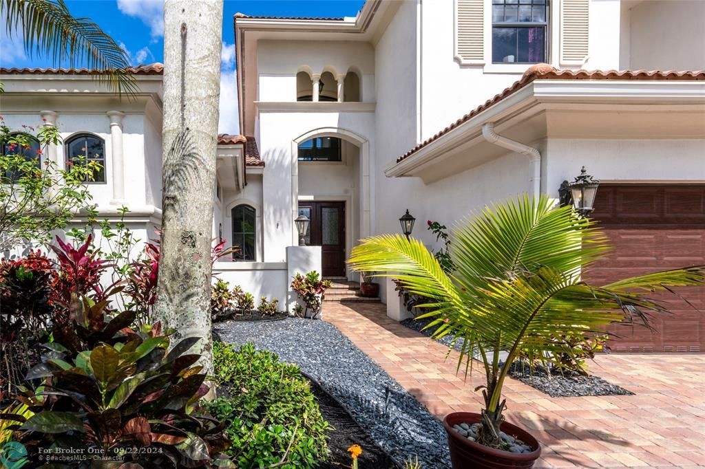 En Venta: $1,574,900 (6 camas, 5 baños, 4568 Pies cuadrados)