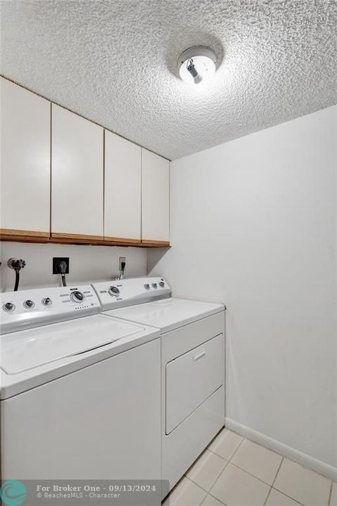 For Sale: $255,000 (2 beds, 2 baths, 1300 Square Feet)