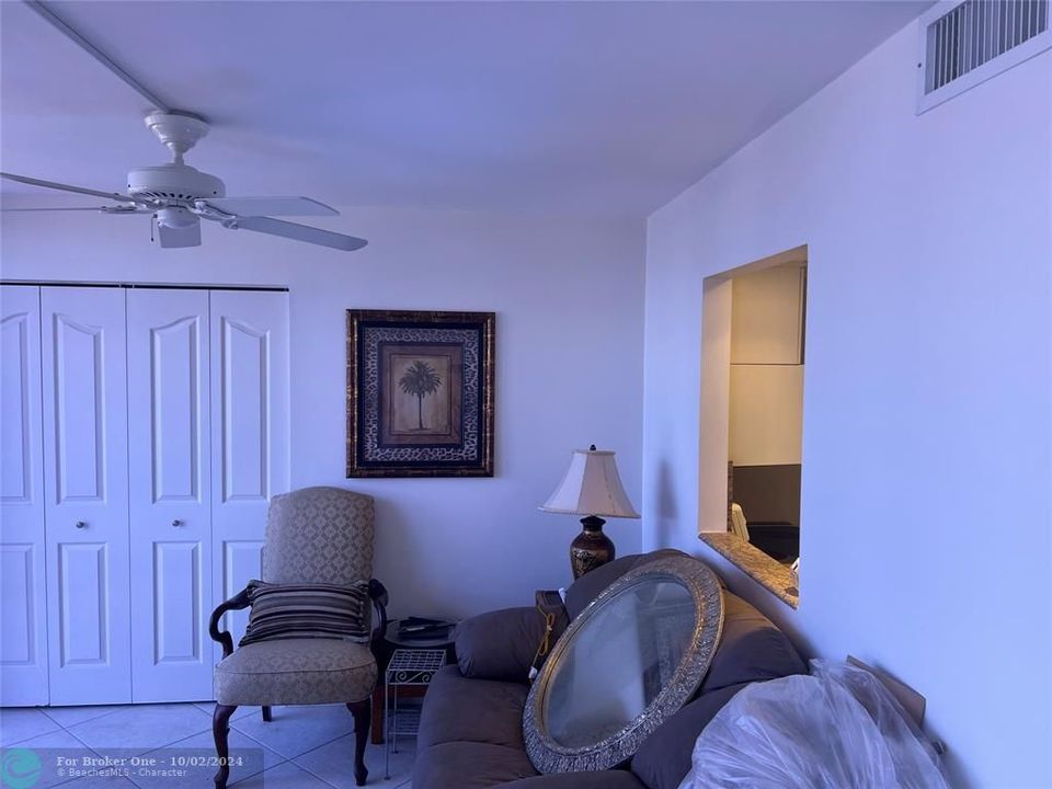 For Sale: $415,000 (2 beds, 2 baths, 1020 Square Feet)