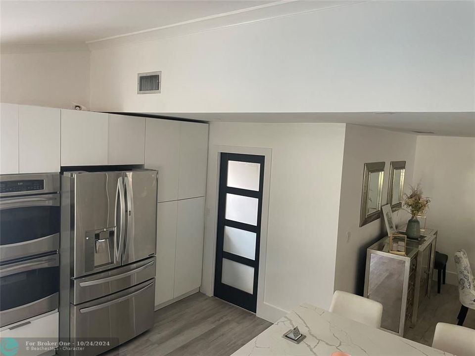 En Venta: $850,000 (4 camas, 2 baños, 2334 Pies cuadrados)