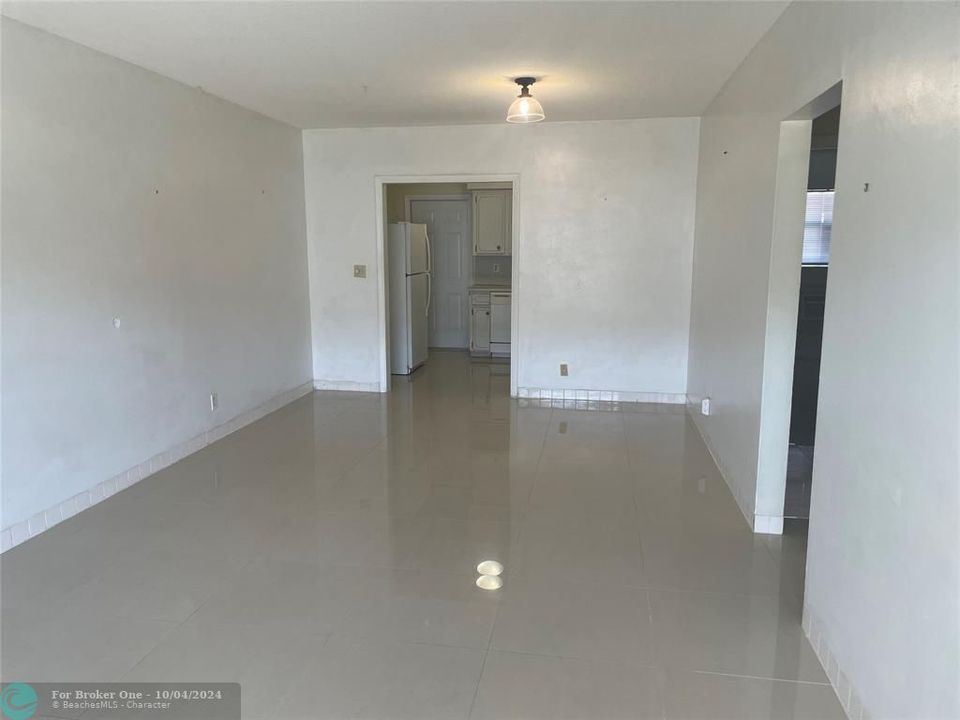 Active With Contract: $179,000 (2 beds, 1 baths, 680 Square Feet)