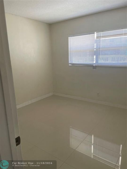 Active With Contract: $179,000 (2 beds, 1 baths, 680 Square Feet)