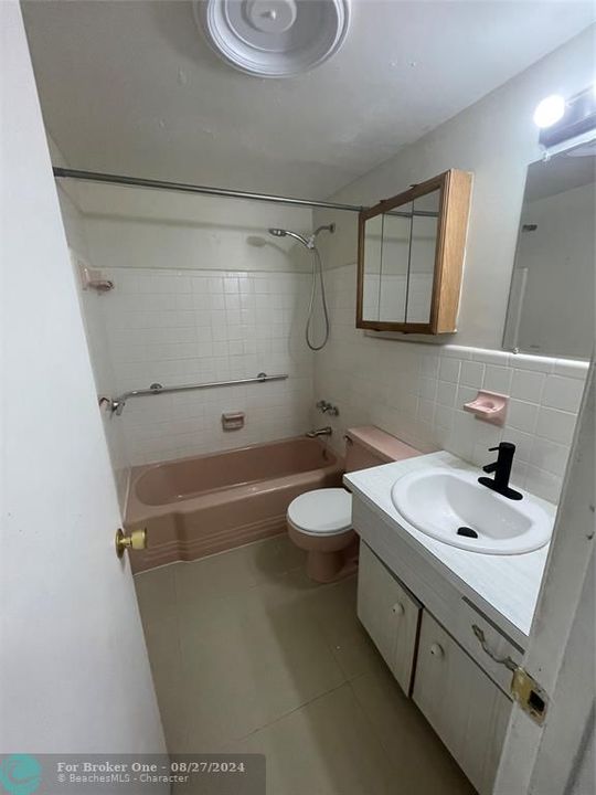 Activo con contrato: $179,000 (2 camas, 1 baños, 680 Pies cuadrados)