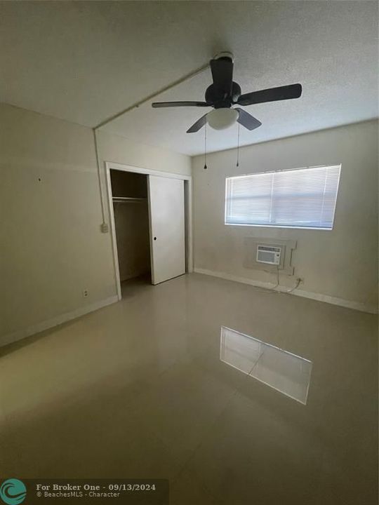 Active With Contract: $179,000 (2 beds, 1 baths, 680 Square Feet)