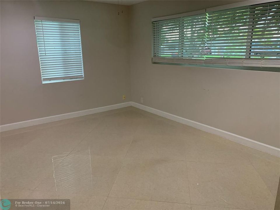 For Rent: $3,200 (2 beds, 1 baths, 1204 Square Feet)