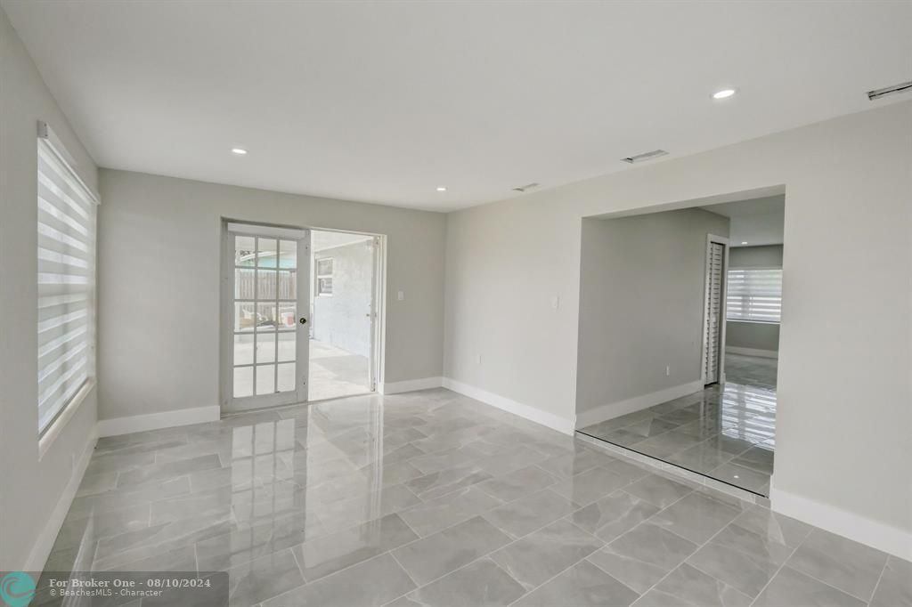 Active With Contract: $3,200 (3 beds, 2 baths, 1484 Square Feet)