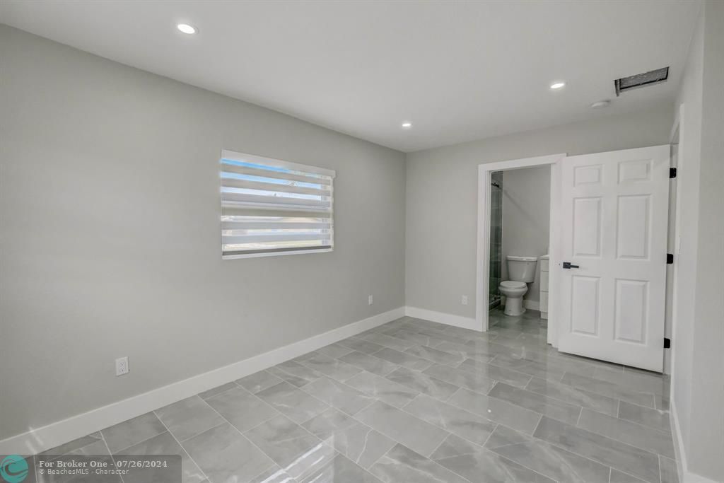 Active With Contract: $3,200 (3 beds, 2 baths, 1484 Square Feet)