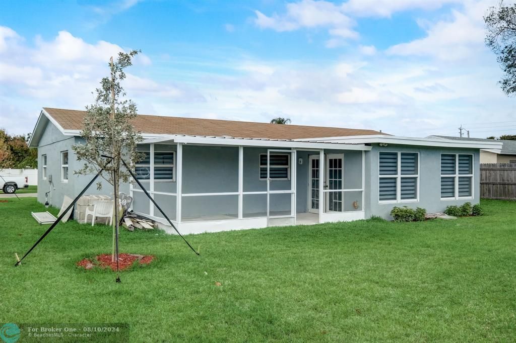 Active With Contract: $3,200 (3 beds, 2 baths, 1484 Square Feet)