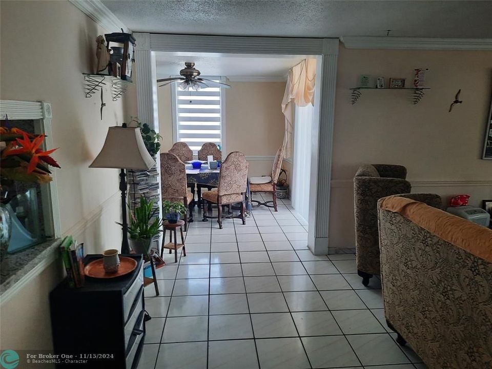 En Venta: $249,900 (2 camas, 2 baños, 1389 Pies cuadrados)