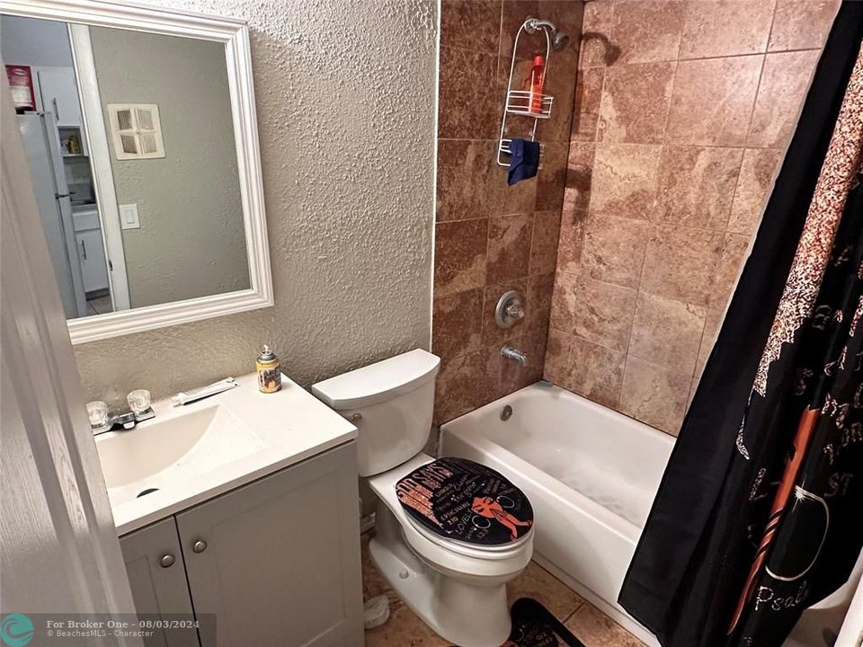 Active With Contract: $134,900 (1 beds, 1 baths, 524 Square Feet)