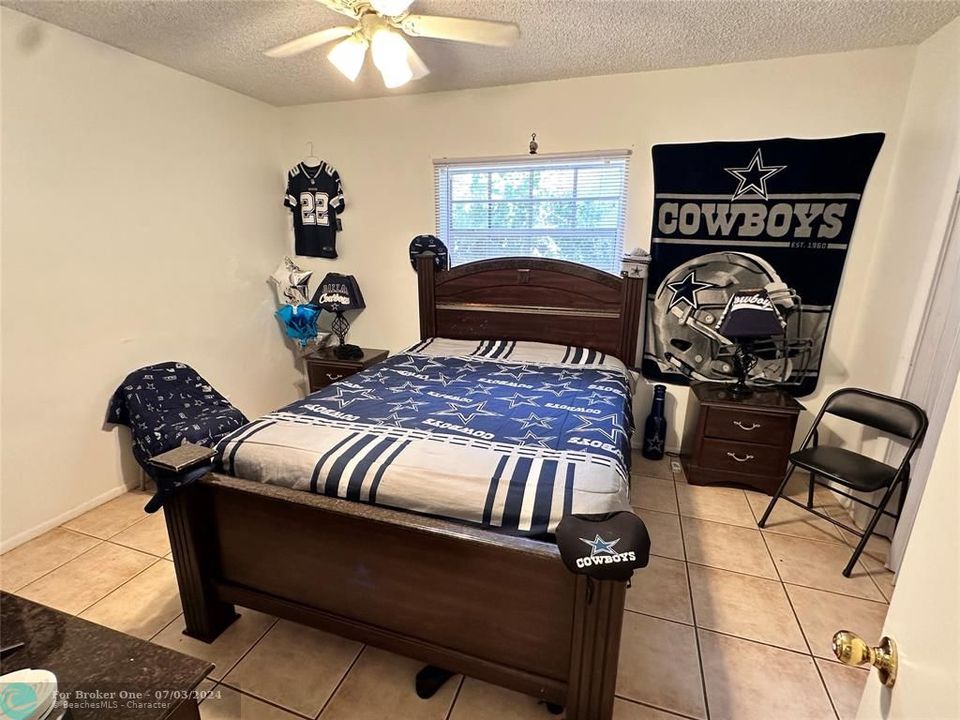 Active With Contract: $134,900 (1 beds, 1 baths, 524 Square Feet)