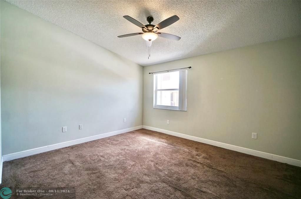 Recently Sold: $310,000 (2 beds, 2 baths, 1316 Square Feet)