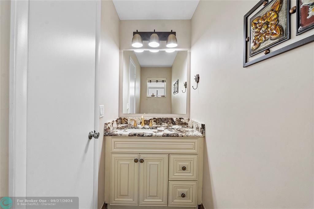 Recently Sold: $849,000 (4 beds, 2 baths, 3192 Square Feet)