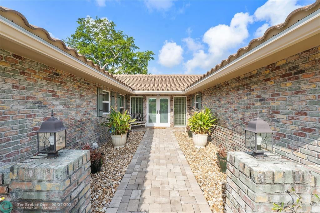 Recently Sold: $849,000 (4 beds, 2 baths, 3192 Square Feet)