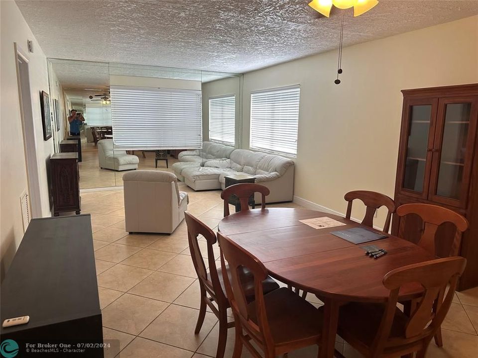 For Sale: $155,900 (1 beds, 1 baths, 709 Square Feet)