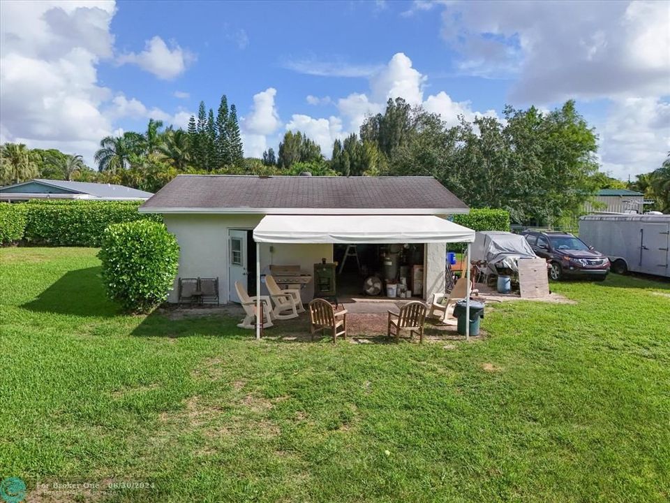 For Sale: $1,080,000 (4 beds, 2 baths, 1792 Square Feet)