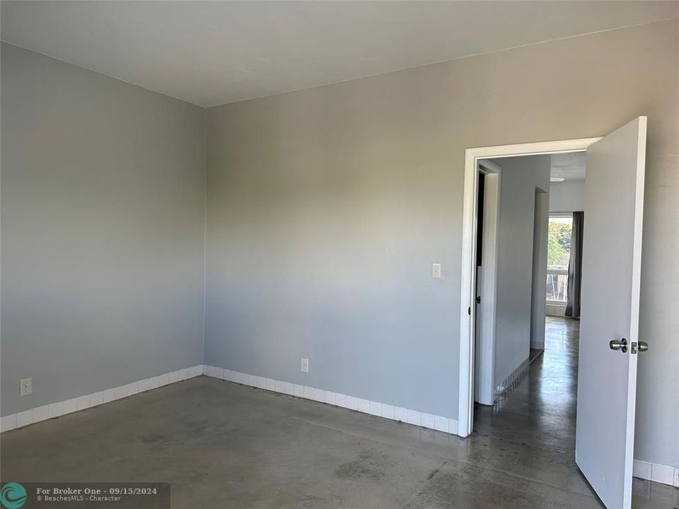 Active With Contract: $169,000 (1 beds, 1 baths, 568 Square Feet)