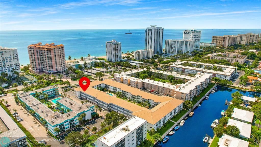 Recently Sold: $444,999 (2 beds, 2 baths, 920 Square Feet)