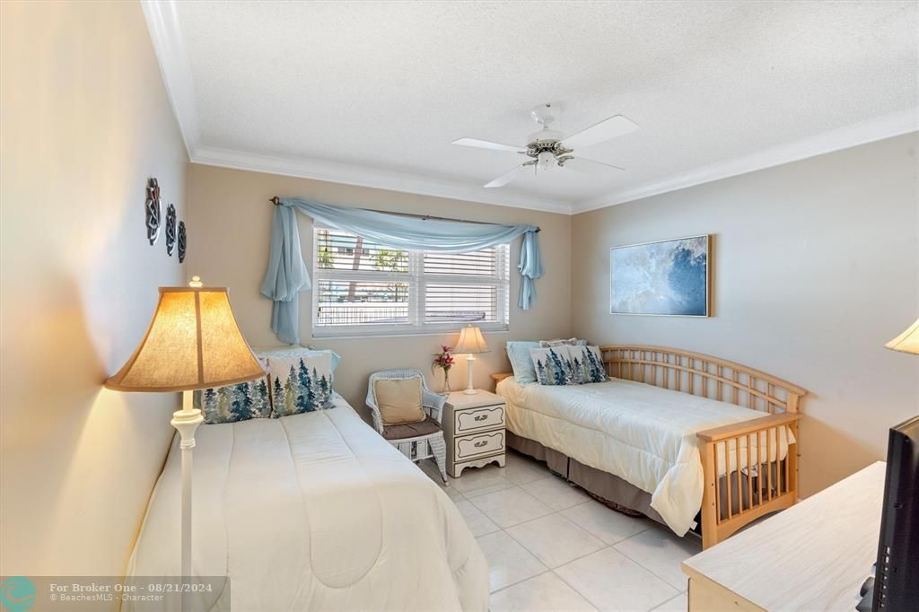 Recently Sold: $444,999 (2 beds, 2 baths, 920 Square Feet)