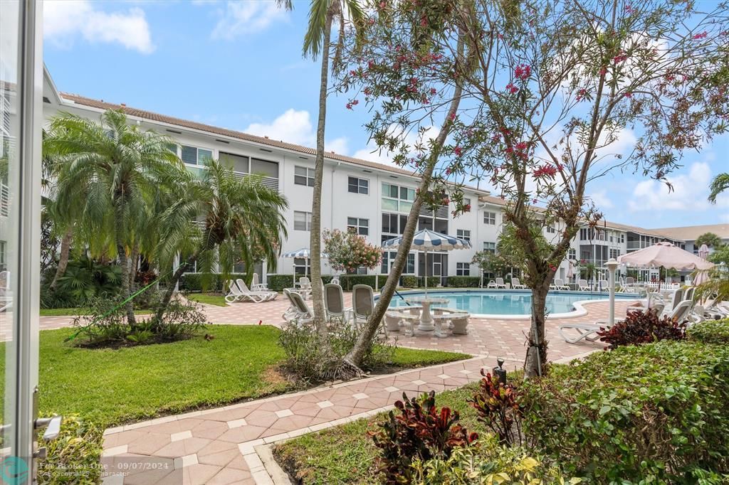 Recently Sold: $444,999 (2 beds, 2 baths, 920 Square Feet)