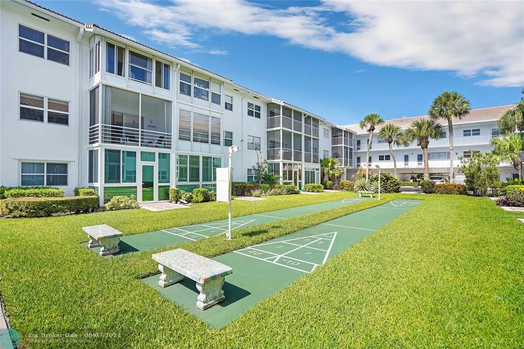 Recently Sold: $444,999 (2 beds, 2 baths, 920 Square Feet)