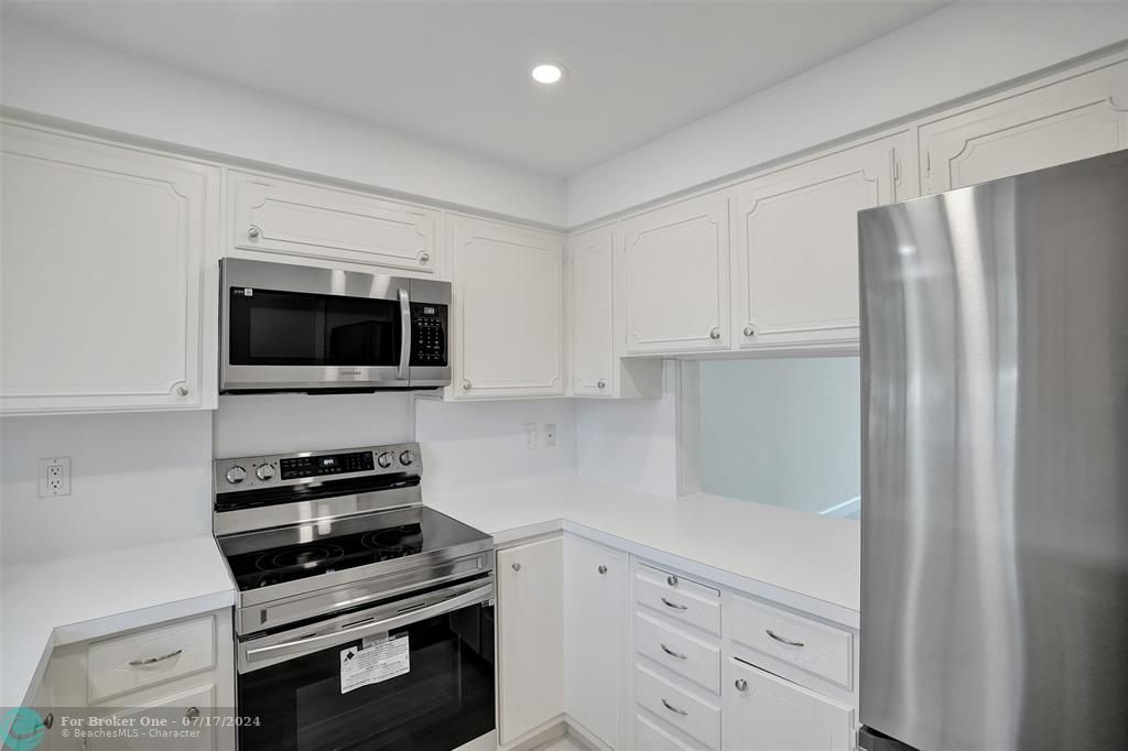 Active With Contract: $450,000 (2 beds, 2 baths, 1100 Square Feet)