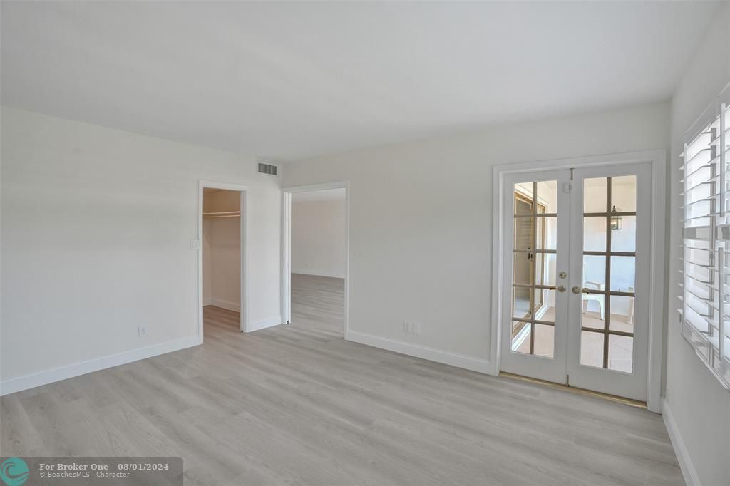 Active With Contract: $450,000 (2 beds, 2 baths, 1100 Square Feet)