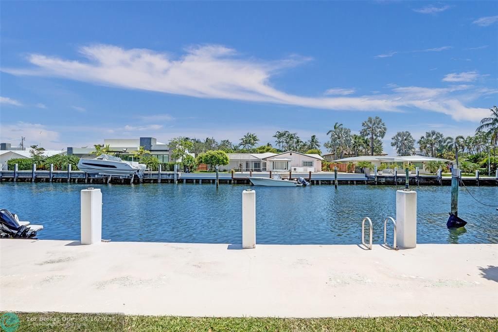 Active With Contract: $450,000 (2 beds, 2 baths, 1100 Square Feet)