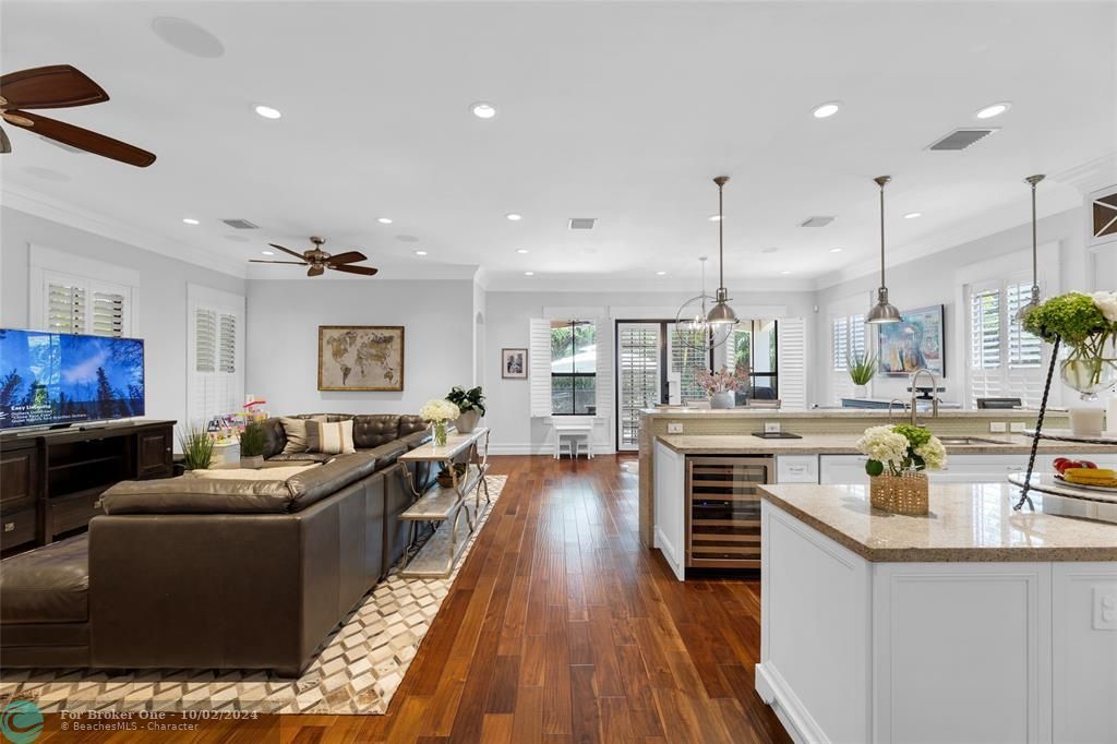 Active With Contract: $2,850,000 (4 beds, 4 baths, 3551 Square Feet)