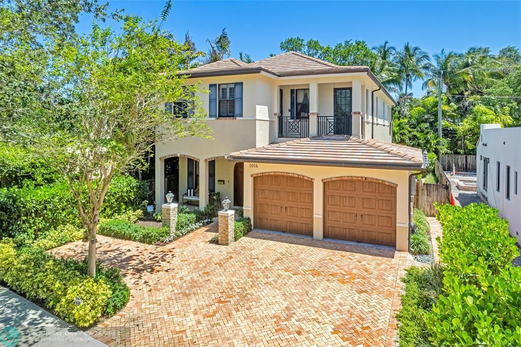 For Sale: $2,850,000 (4 beds, 4 baths, 3551 Square Feet)