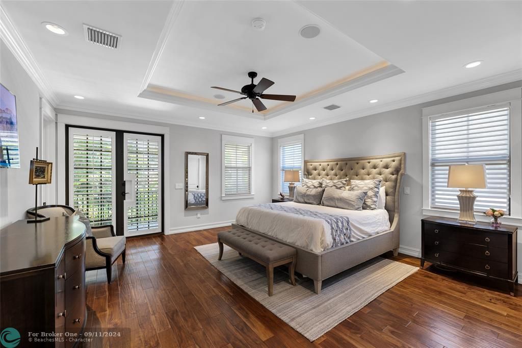 Active With Contract: $2,850,000 (4 beds, 4 baths, 3551 Square Feet)