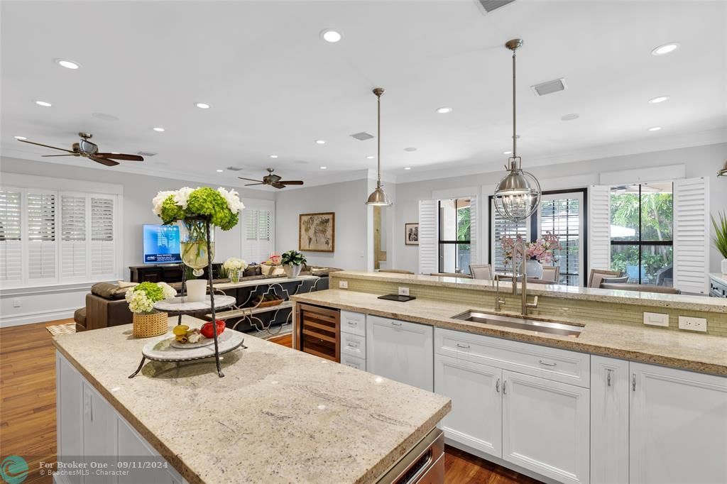 Active With Contract: $2,850,000 (4 beds, 4 baths, 3551 Square Feet)