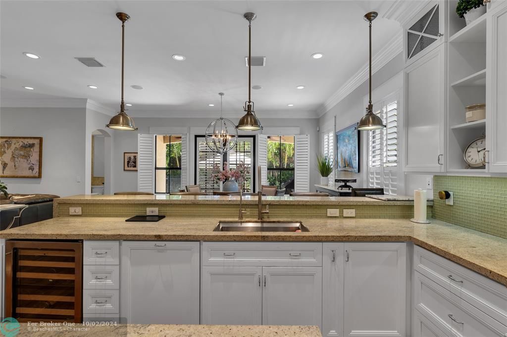 Active With Contract: $2,850,000 (4 beds, 4 baths, 3551 Square Feet)